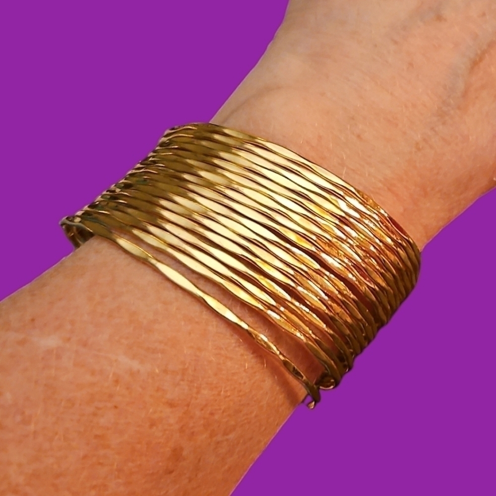 VTG A NEW DAY Hammered Goldtone Layered Chunky Castlecore Cuff Bracelet